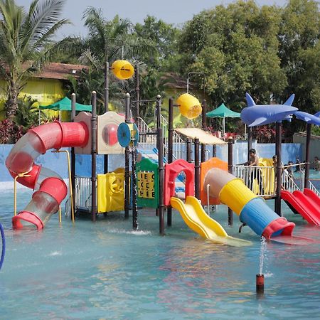 Vits Roccia Hill Resort And Adventure Park, Navapur Songadh Екстер'єр фото