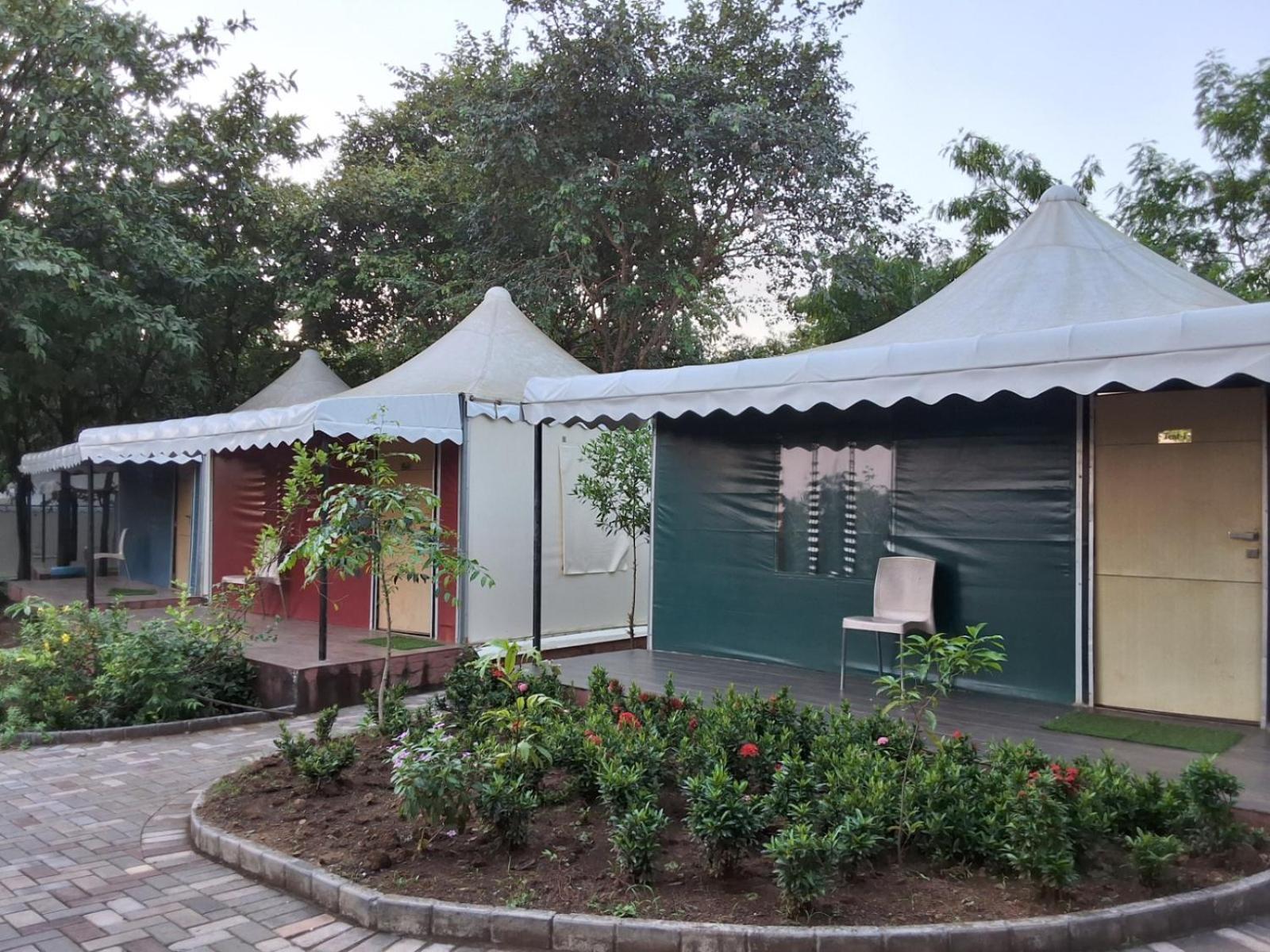 Vits Roccia Hill Resort And Adventure Park, Navapur Songadh Екстер'єр фото