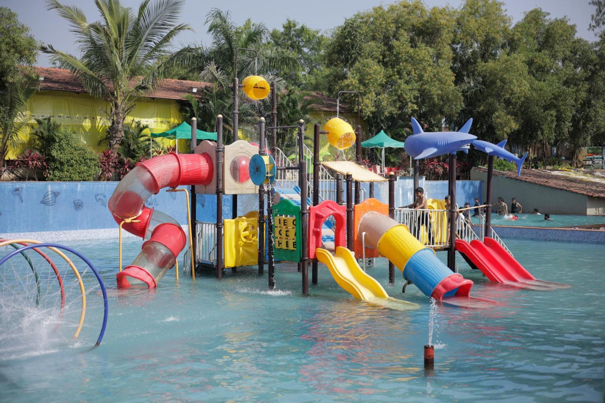 Vits Roccia Hill Resort And Adventure Park, Navapur Songadh Екстер'єр фото